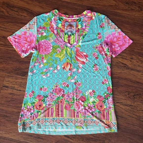 Johnny Was Floral Chic Feminine Coquette Girl Edgy Bohemian V-Neck Top Size XS - Picture 1 of 7